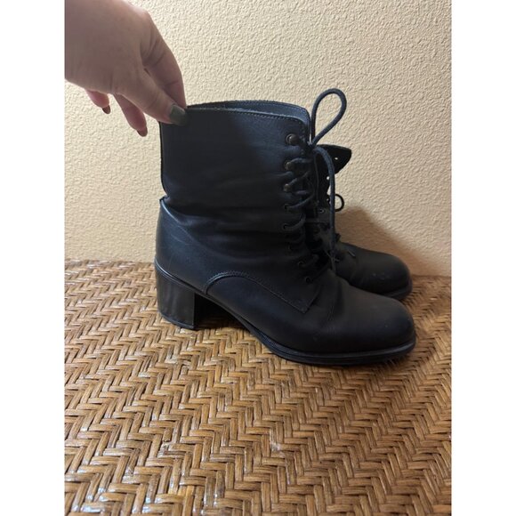 Vintage LA Canadienne Leather Lace-Up Ankle Boots With Block Heel Black Size 9.5 - Picture 1 of 11